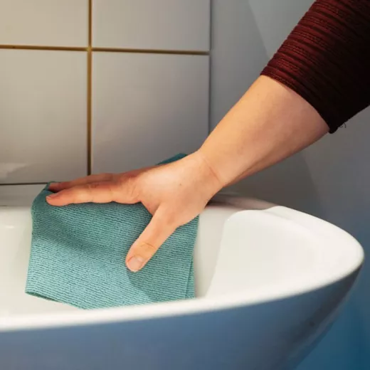 Lavette microfibre verte pour sanitaires et salle de bains