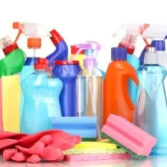 Un produit à diluer pour tout nettoyer : la solution écologique de plus en plus prisée