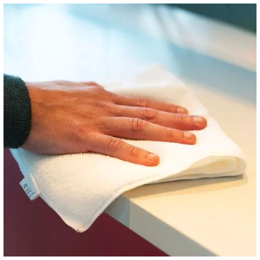 Lingette en microfibres recyclées de nettoyage écologique blanche