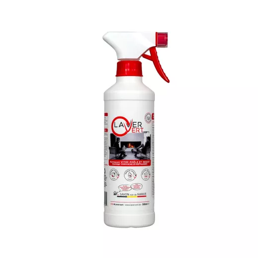 spray désinfectant, maison en bois et masque de protection sur