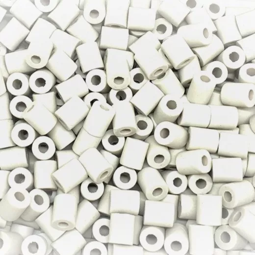 Perles de céramique pour purifier l'eau du robinet