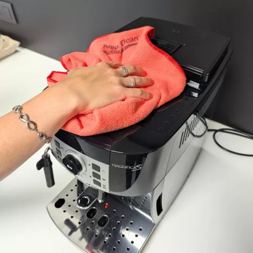 Chiffon en microfibre 100% recyclée multi-usage et recyclable Chiffon en microfibre 100% recyclée multi-usage et recyclable