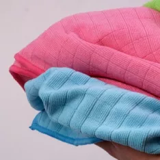 Quelle différence entre une microfibre multi-usage et une microfibre de finition ? Quelle différence entre une microfibre multi-usage et une microfibre de finition ?