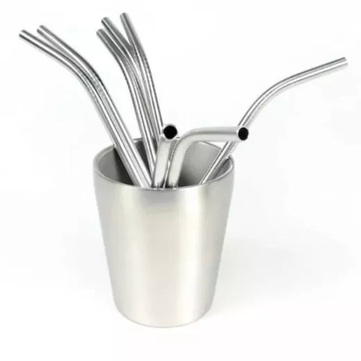 Lot de 4 pailles en inox courbées avec goupillon et étui Lot de 4 pailles en inox courbées avec goupillon et étui