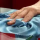 Microfibres de finition : l’étape indispensable pour un nettoyage professionnel à la maison