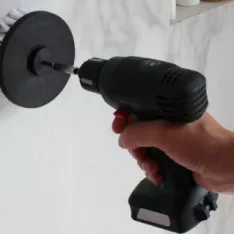 5 endroits de la maison où la brosse sur visseuse fait des merveilles (et que vous négligez peut-être) 5 endroits de la maison où la brosse sur visseuse fait des merveilles (et que vous négligez peut-être)