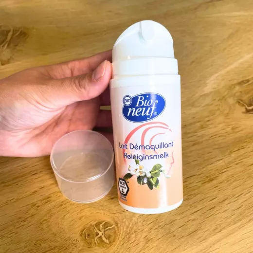 Lait démaquillant de Bio neuf