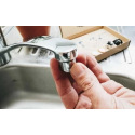 Accessoires pour économiser l’eau : pourquoi adopter un kit complet pour robinet et douche ?
