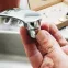 Accessoires pour économiser l’eau : pourquoi adopter un kit complet pour robinet et douche ?