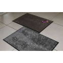 Pourquoi les tapis d’entrée en microfibres sont-ils plus efficaces que les paillassons classiques ?