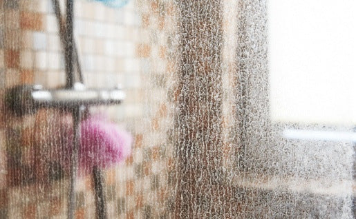 3 astuces pour se débarrasser du calcaire dans votre salle de bains