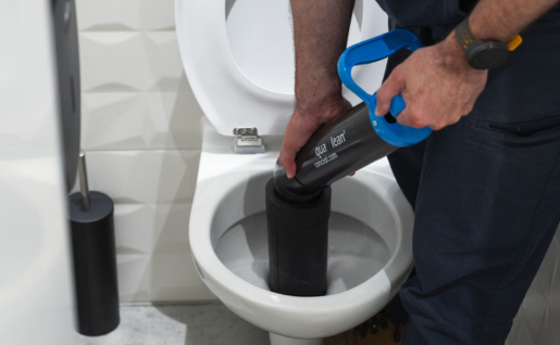 Comment déboucher un évier ou des WC sans produit chimique ?