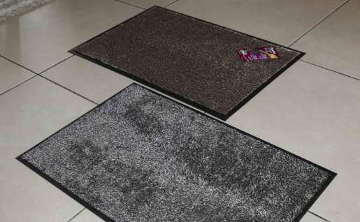 Pourquoi les tapis d’entrée en microfibres sont-ils plus efficaces que les paillassons classiques ?
