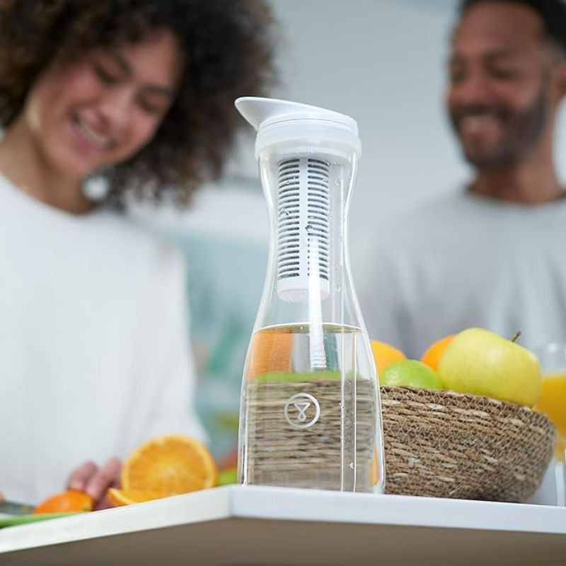 Carafe filtrante d’eau en verre au charbon actif