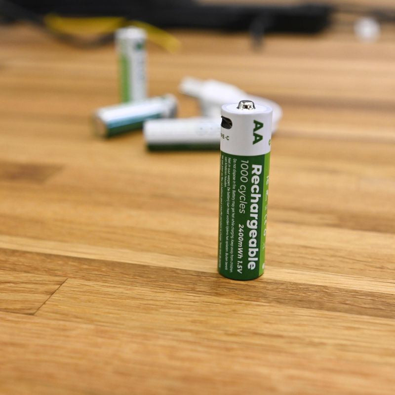 Piles rechargeables écologiques avec chargeur intégré