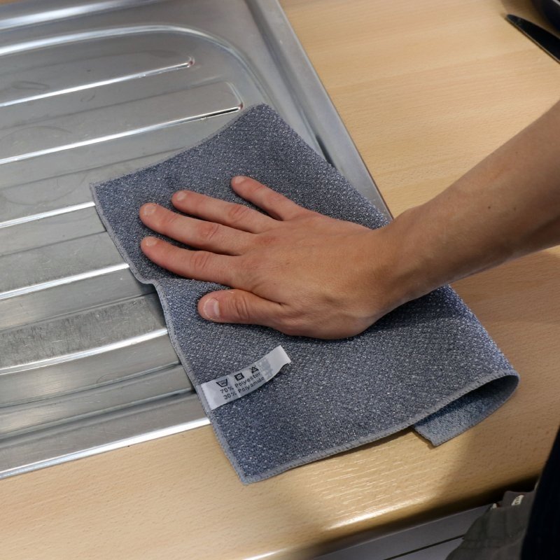 Lingette carrée grattante en microfibres double face